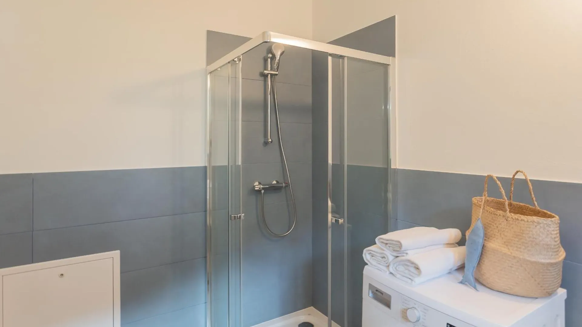 Appartamento Misultin House & Swimming Pool, Luxury In Lake Como By Rent All Como Pianello Del Lario